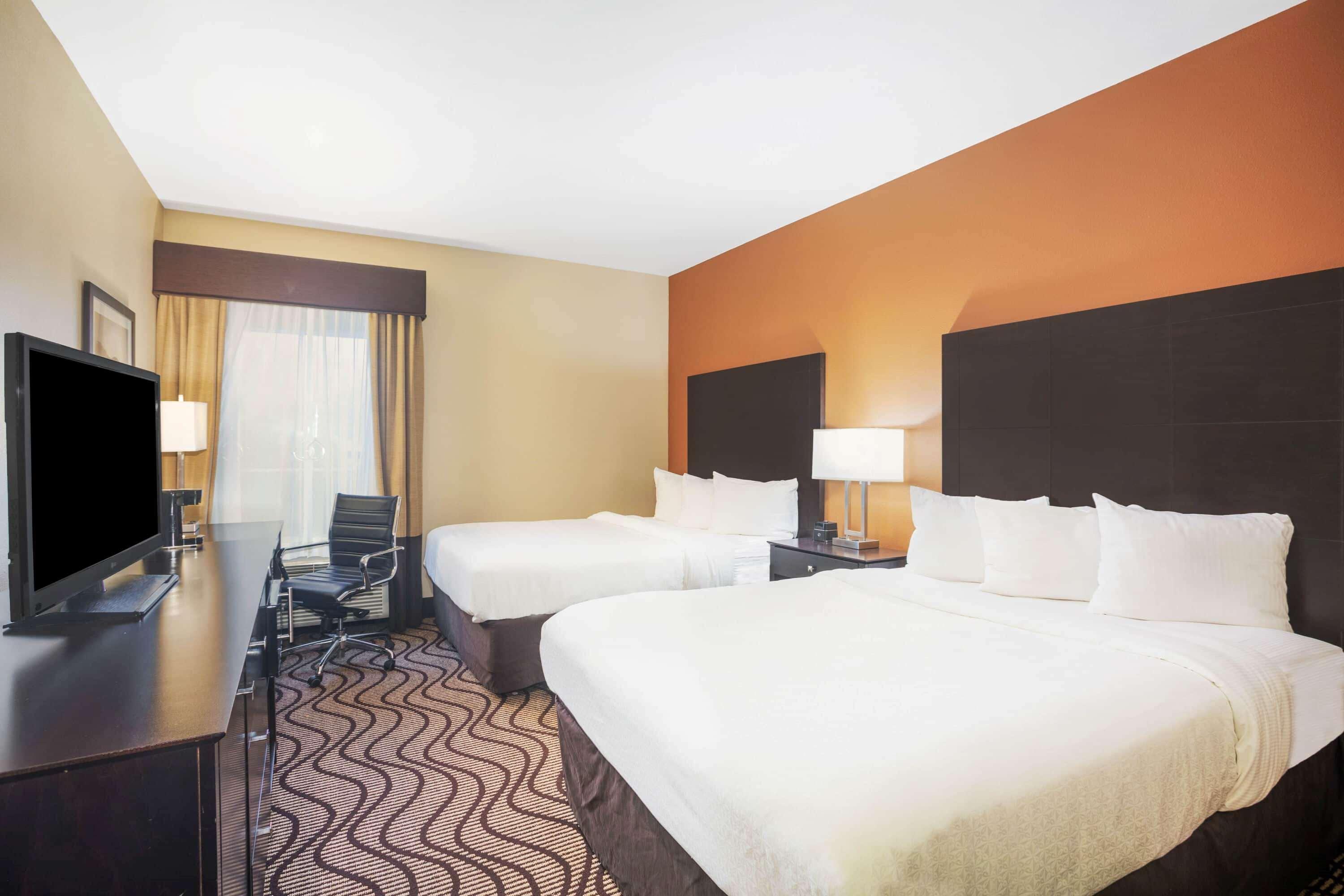 La Quinta By Wyndham Beeville Bagian luar foto