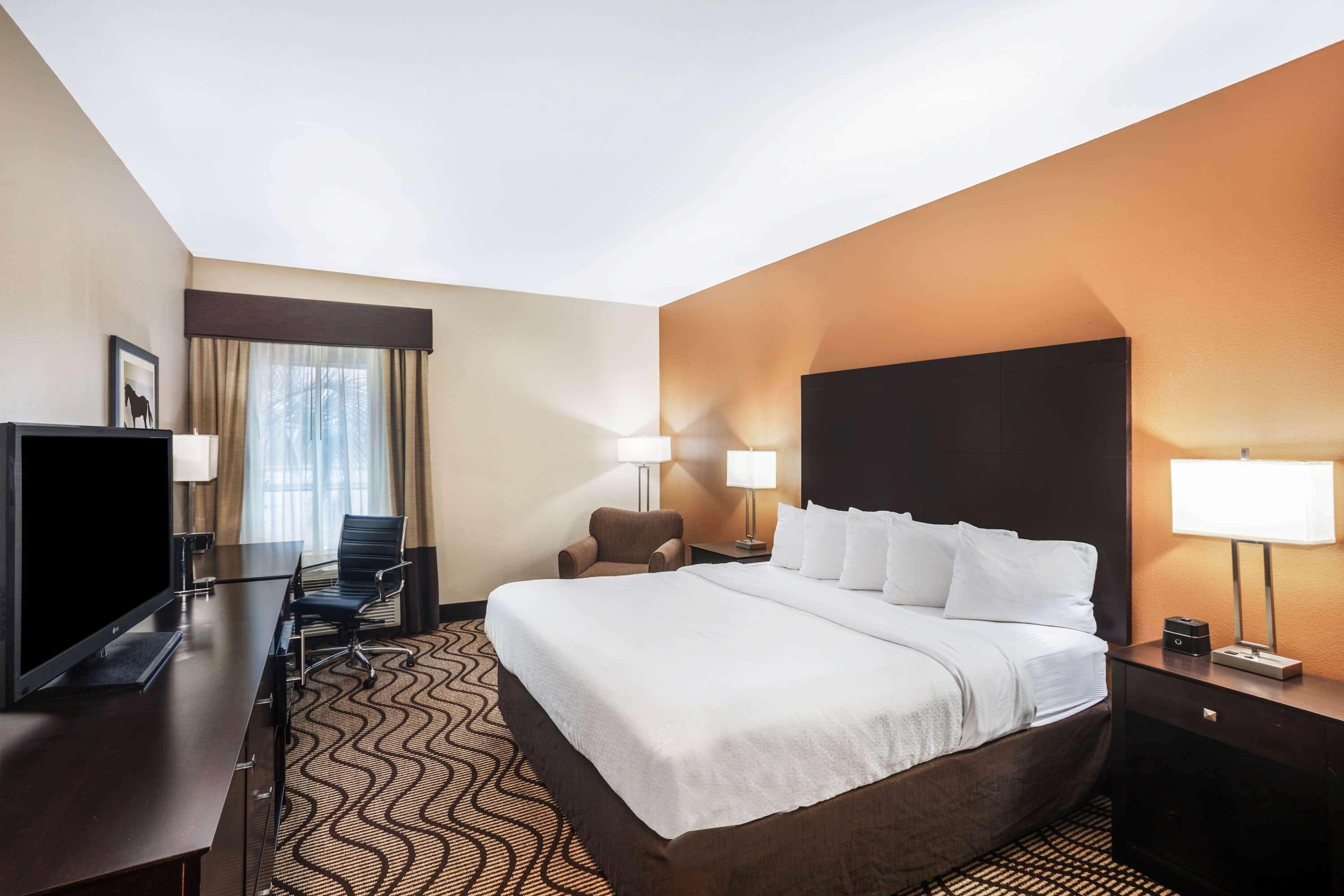 La Quinta By Wyndham Beeville Bagian luar foto