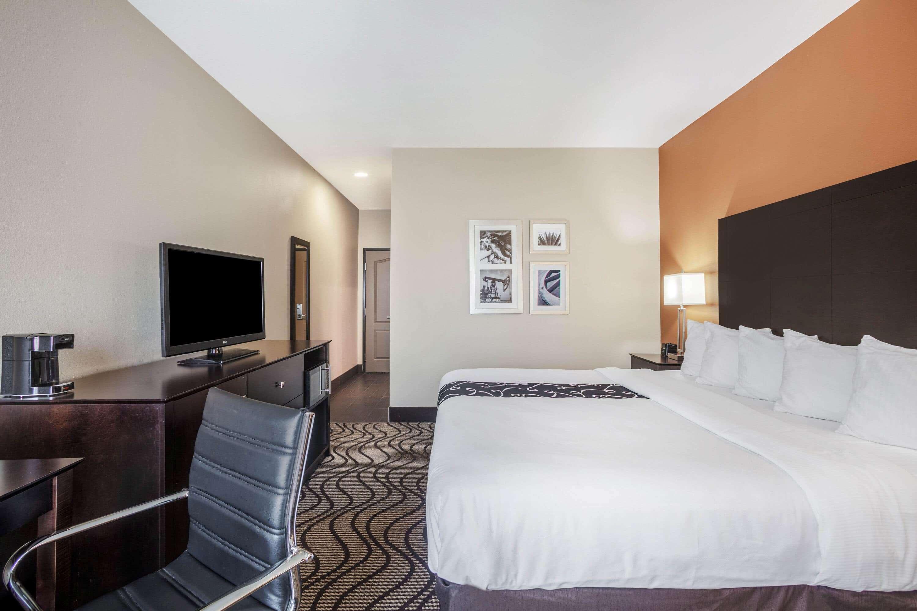 La Quinta By Wyndham Beeville Bagian luar foto
