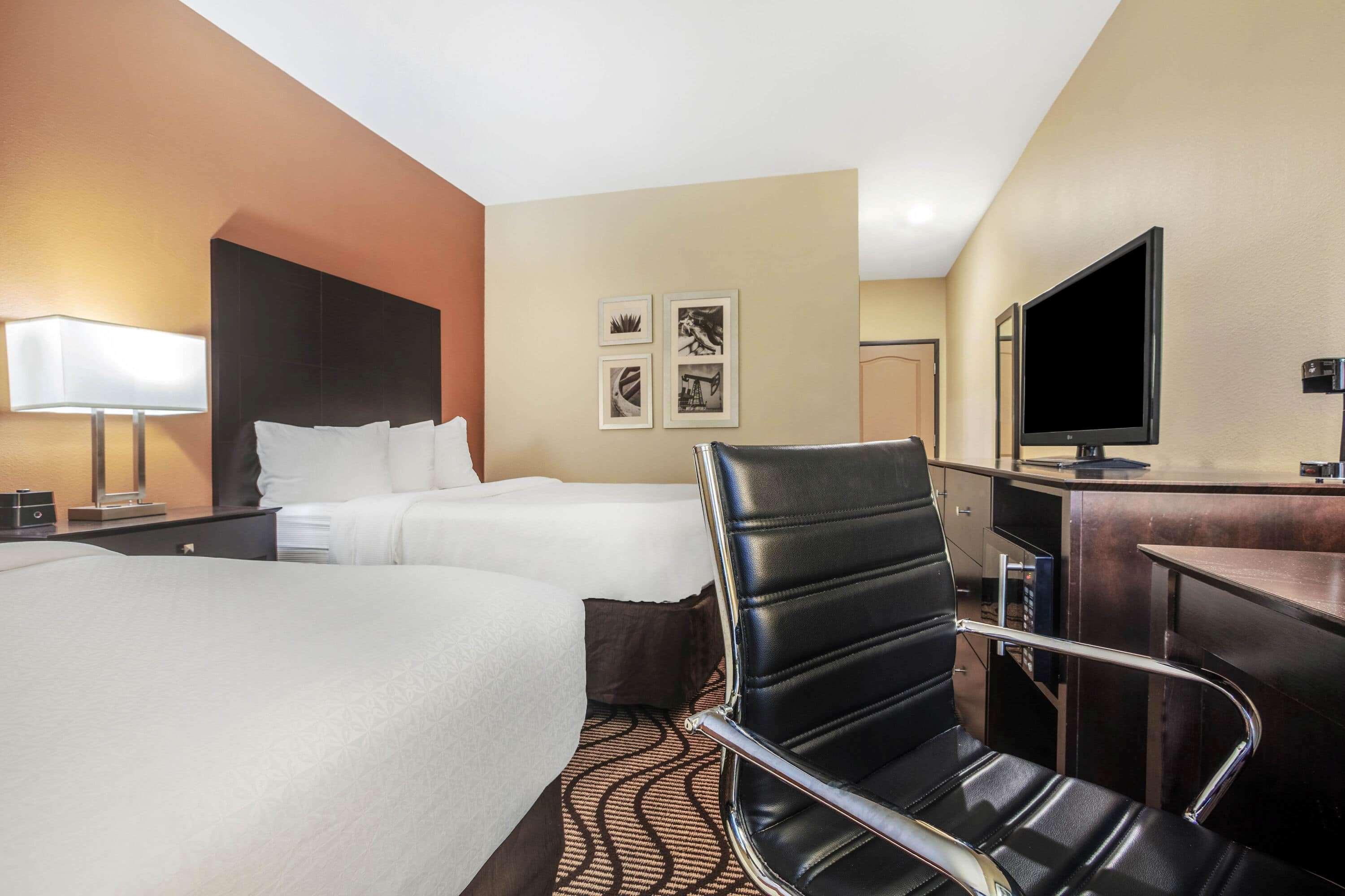 La Quinta By Wyndham Beeville Bagian luar foto