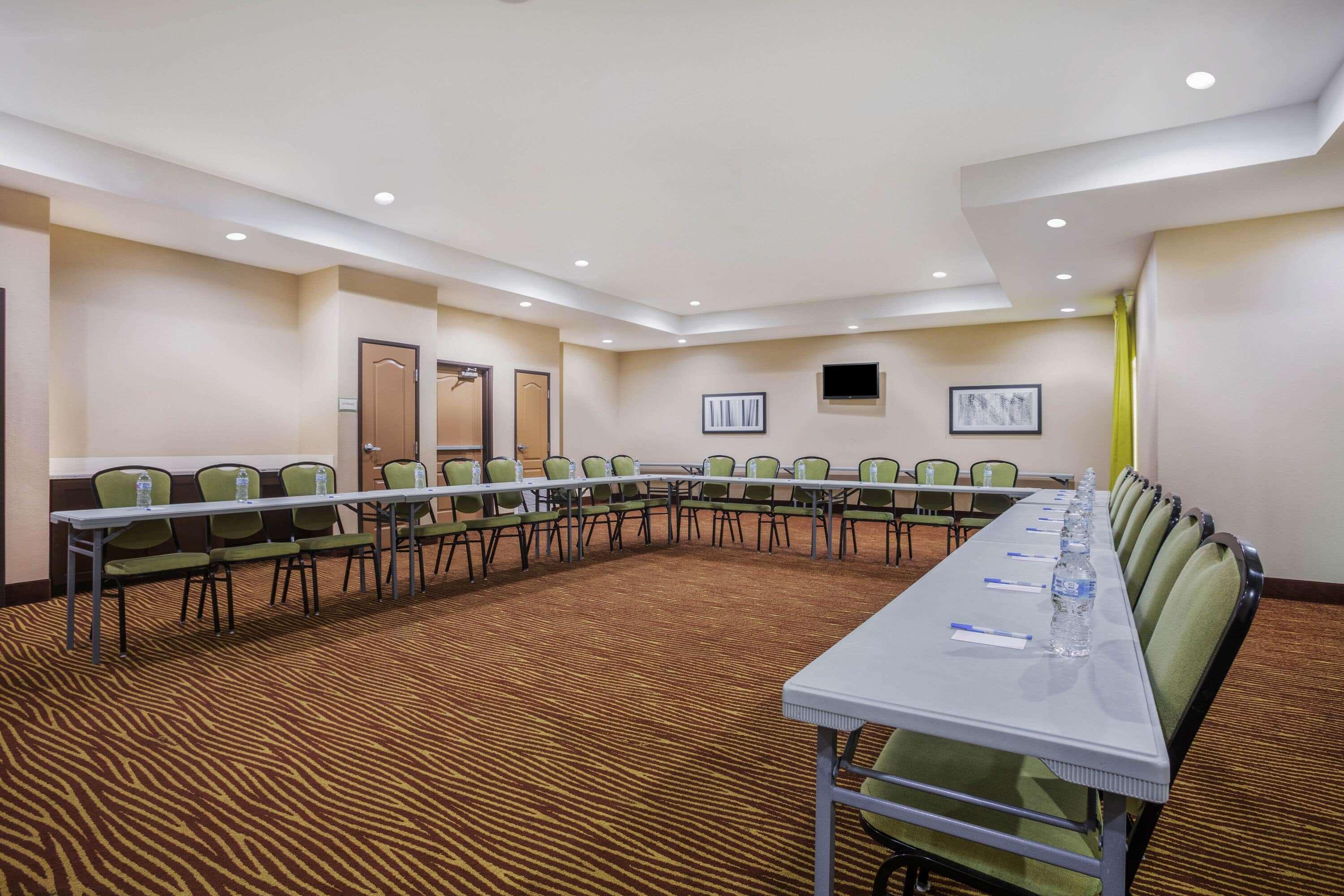 La Quinta By Wyndham Beeville Bagian luar foto